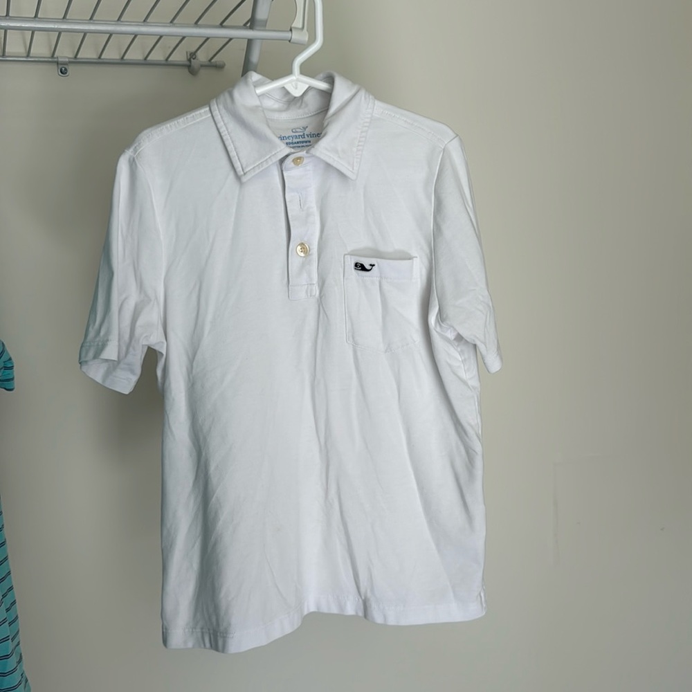 Boys Vineyard Vines white polo. Soft cotton, not performance fabric. Size 7.